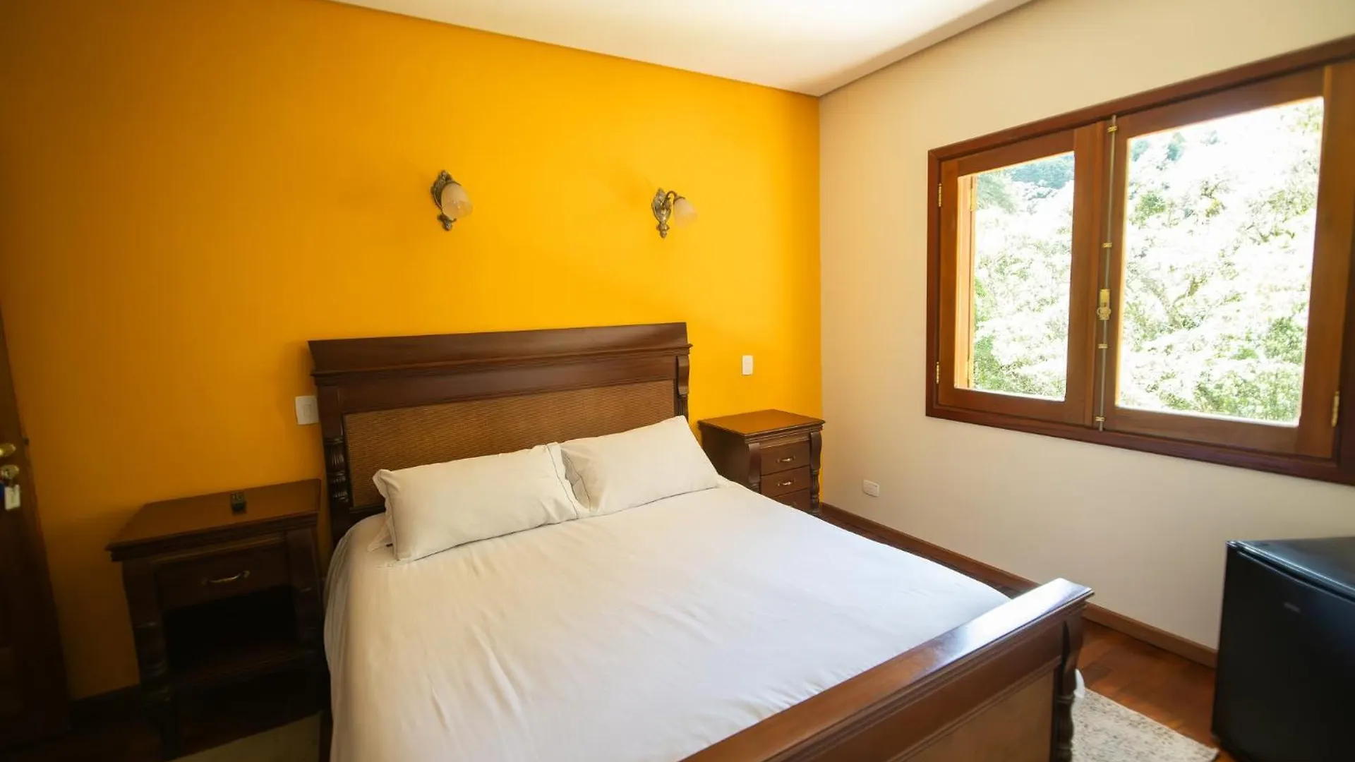Hotel Araucaria Lodge - 800 Metros Do Capivari Campos do Jordao