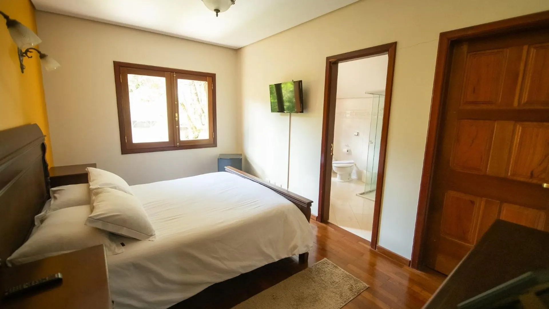 Araucaria Lodge - 800 Metros Do Capivari Campos do Jordao Brazil