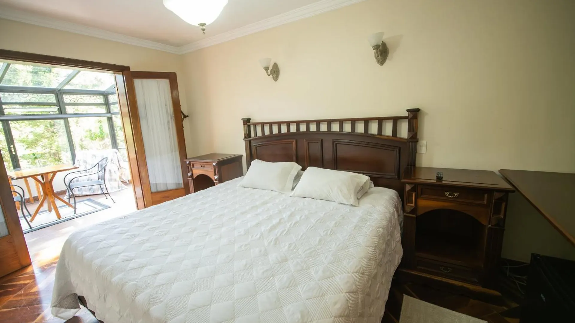 Araucaria Lodge - 800 Metros Do Capivari Campos do Jordao Hotel