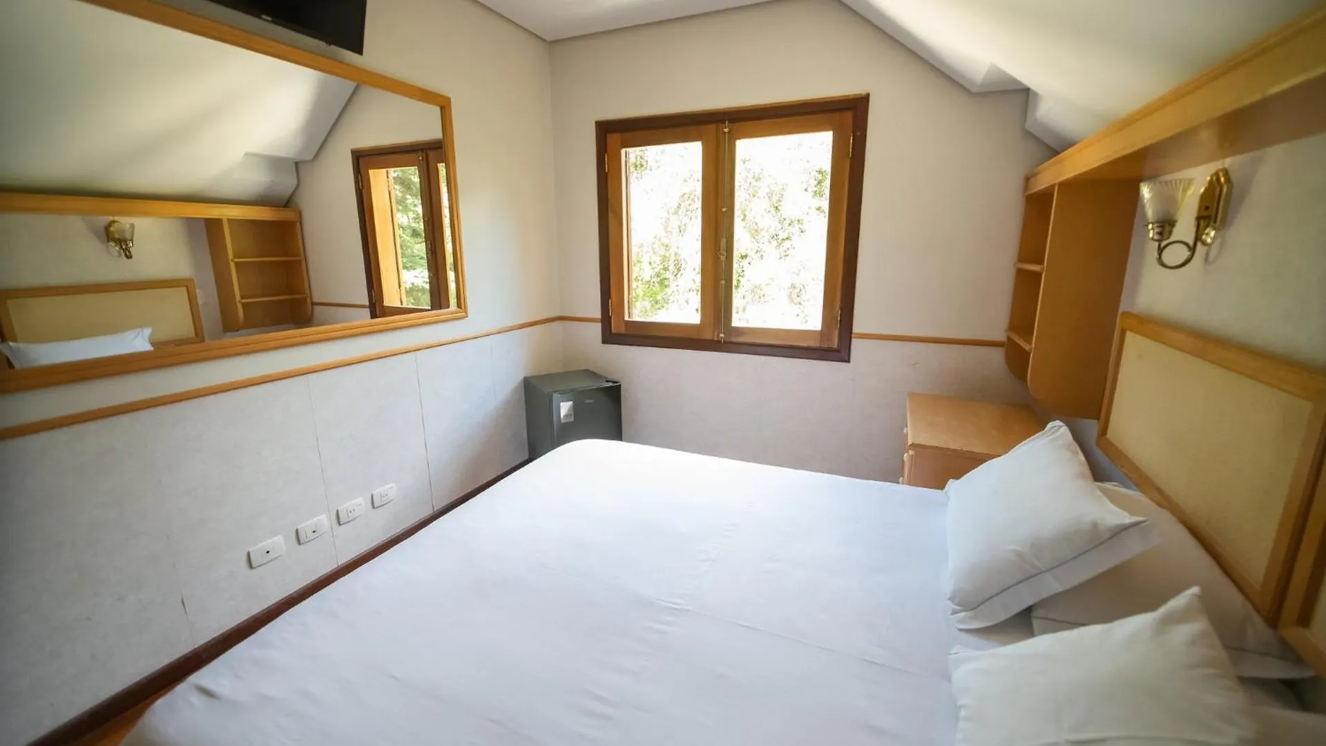 Araucaria Lodge - 800 Metros Do Capivari Campos do Jordao Brazil